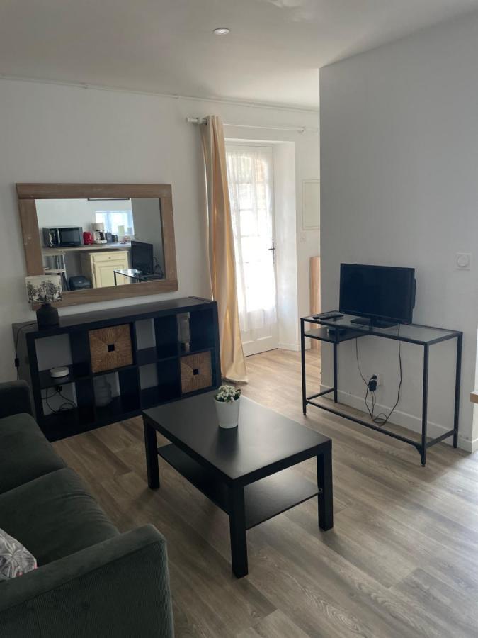 La Mission Hotel Saint-Martin-des-Noyers ภายนอก รูปภาพ